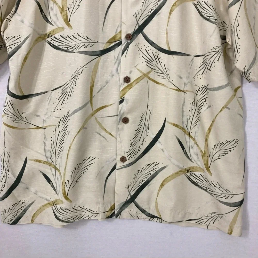Tommy Bahama Leaf Print 100% Silk Short Sleeve Button Down size Large